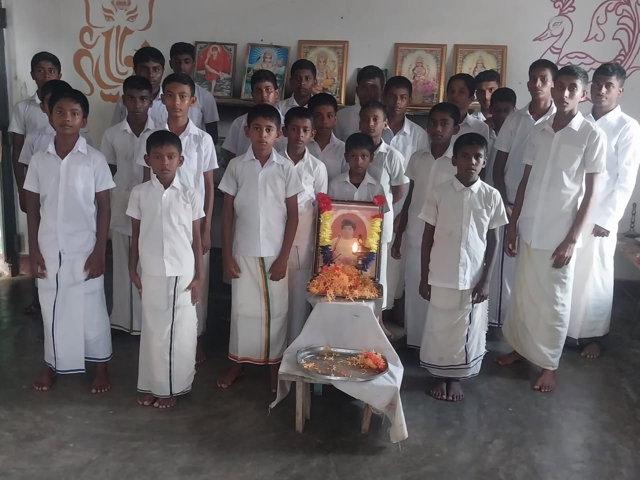 பழுகாமம் சிறுவர் இல்லக் குழந்தைகளுக்கு விசேட உணவு